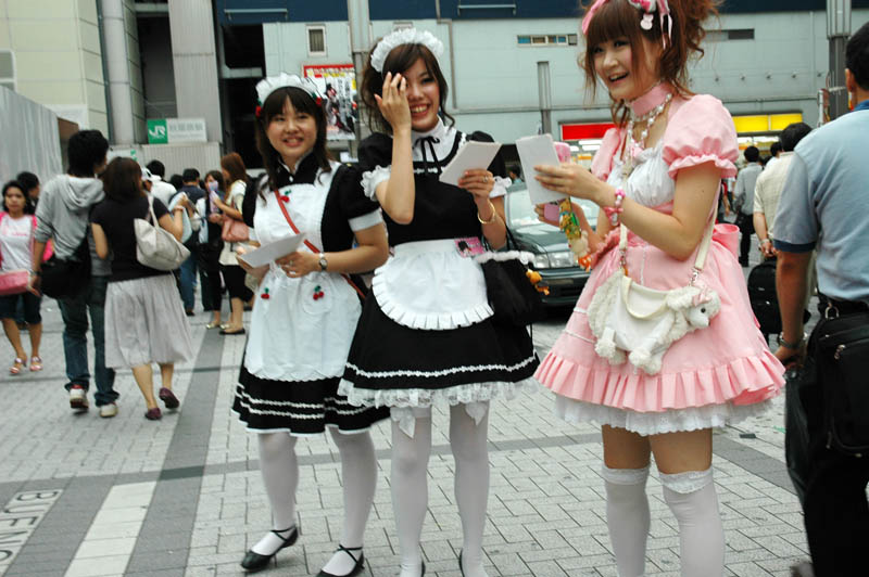 I found it quite amusing and cute that they dress up like this and then are camera-shy